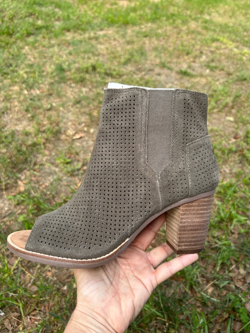 NWT - TOMS ‘Majorca’ Peep Toe Perf Suede Leather Bootie - Picture 10 of 11